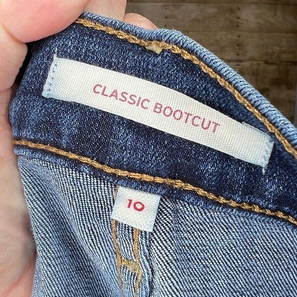 LEVI'S WOMEN'S SIZE 10R MID-RISE CLASSIC CASUAL EVERYDAY BOOTCUT JEANS - Picture 5 of 14